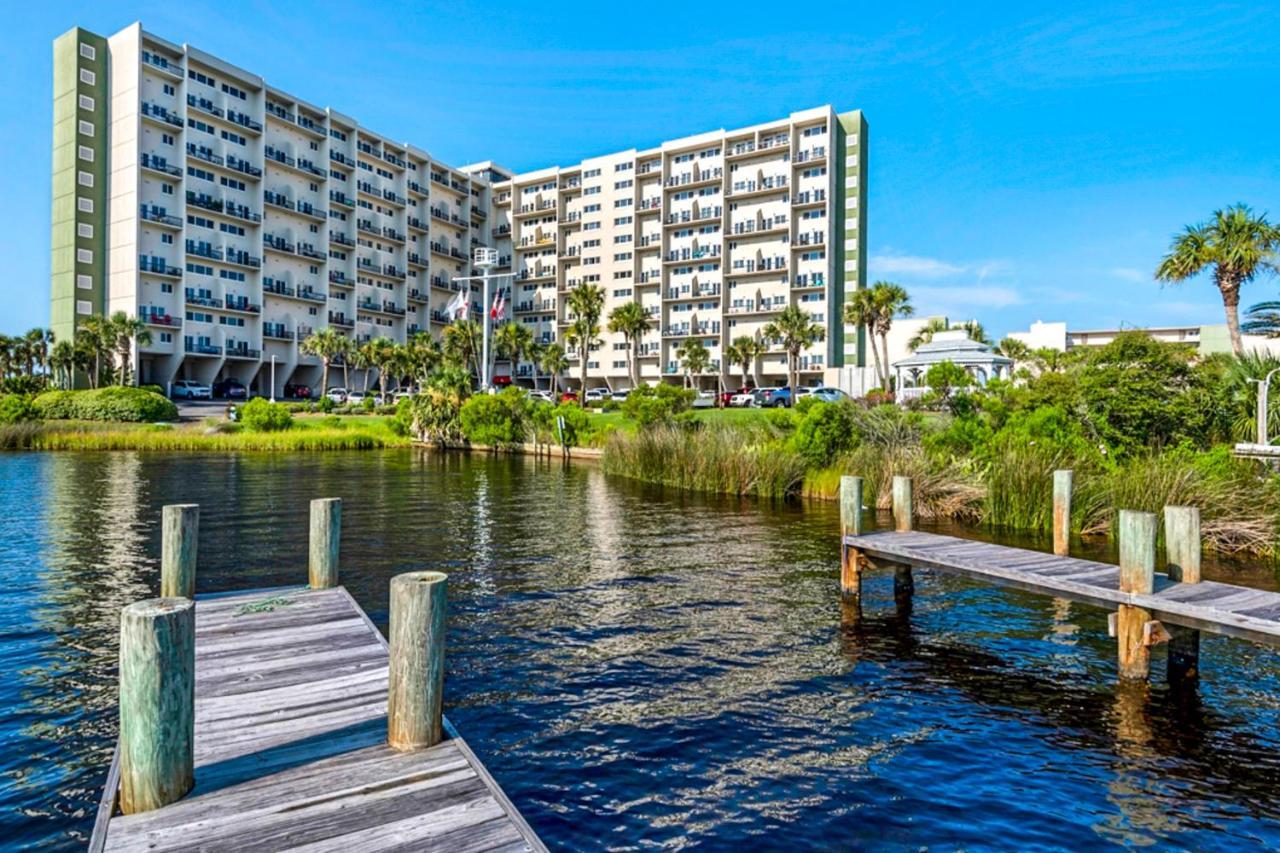 Pinnacle Port Pleasures, B2405 Apartment