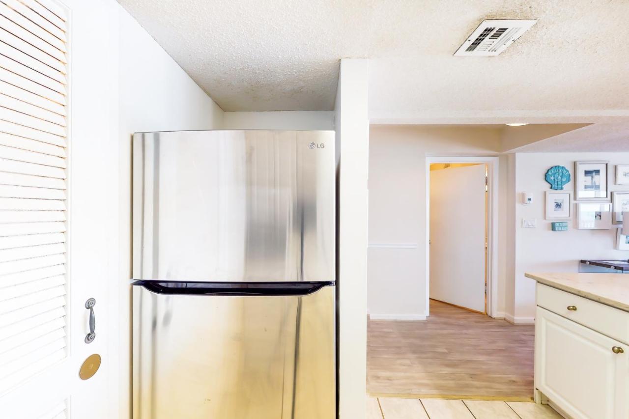 Pinnacle Port Pleasures, B2405 Apartment *