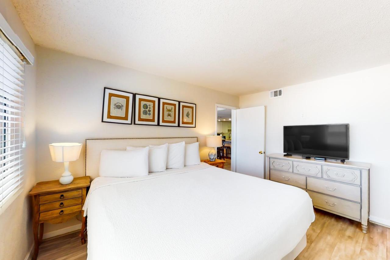 Apartment Pinnacle Port Pleasures, B2405 Panama City Beach