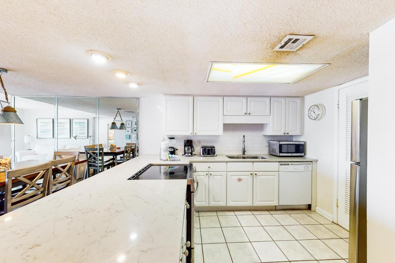 Apartment Pinnacle Port Pleasures, B2405 Panama City Beach