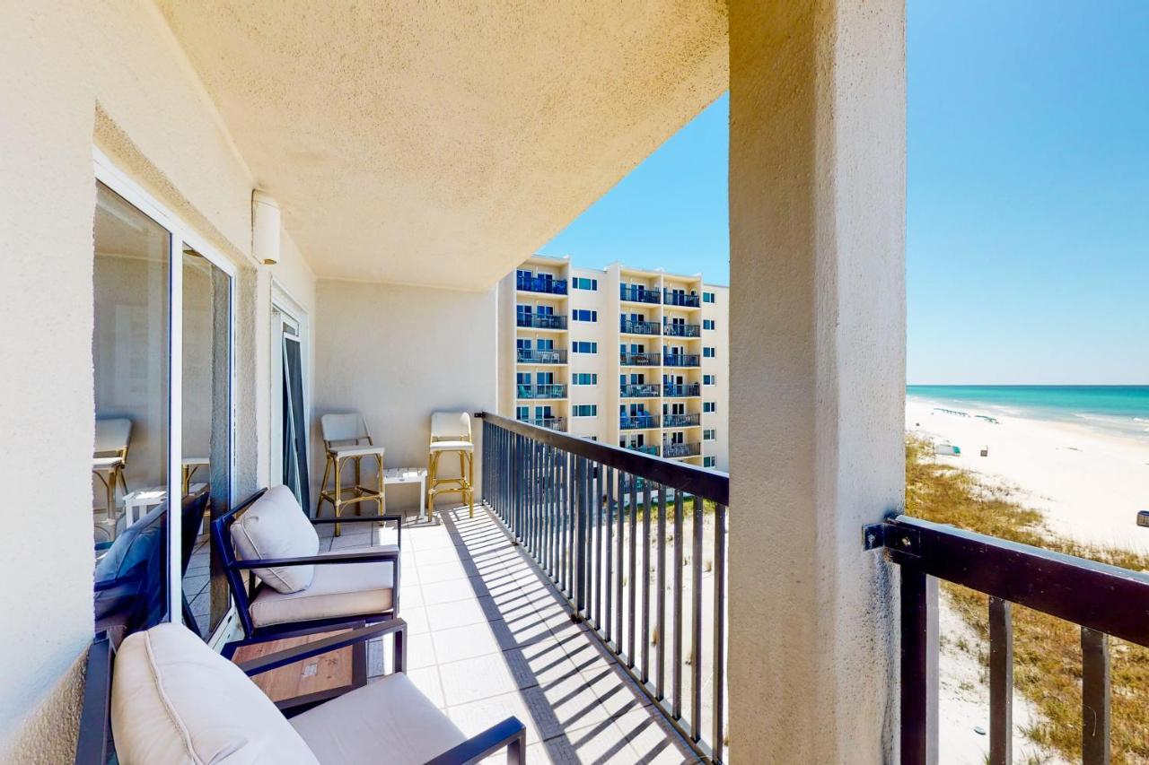 Pinnacle Port Pleasures, B2405 Apartment