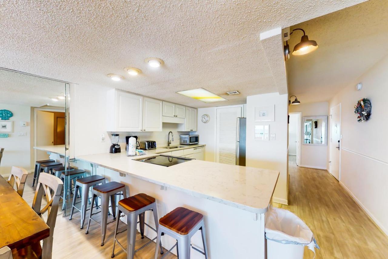 Pinnacle Port Pleasures, B2405 Apartment *