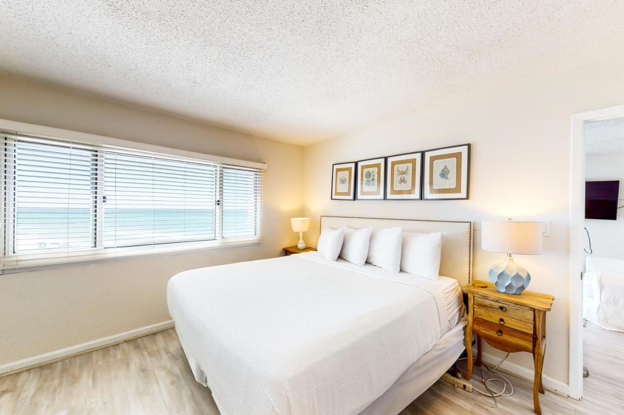 Pinnacle Port Pleasures, B2405 Apartment Panama City Beach